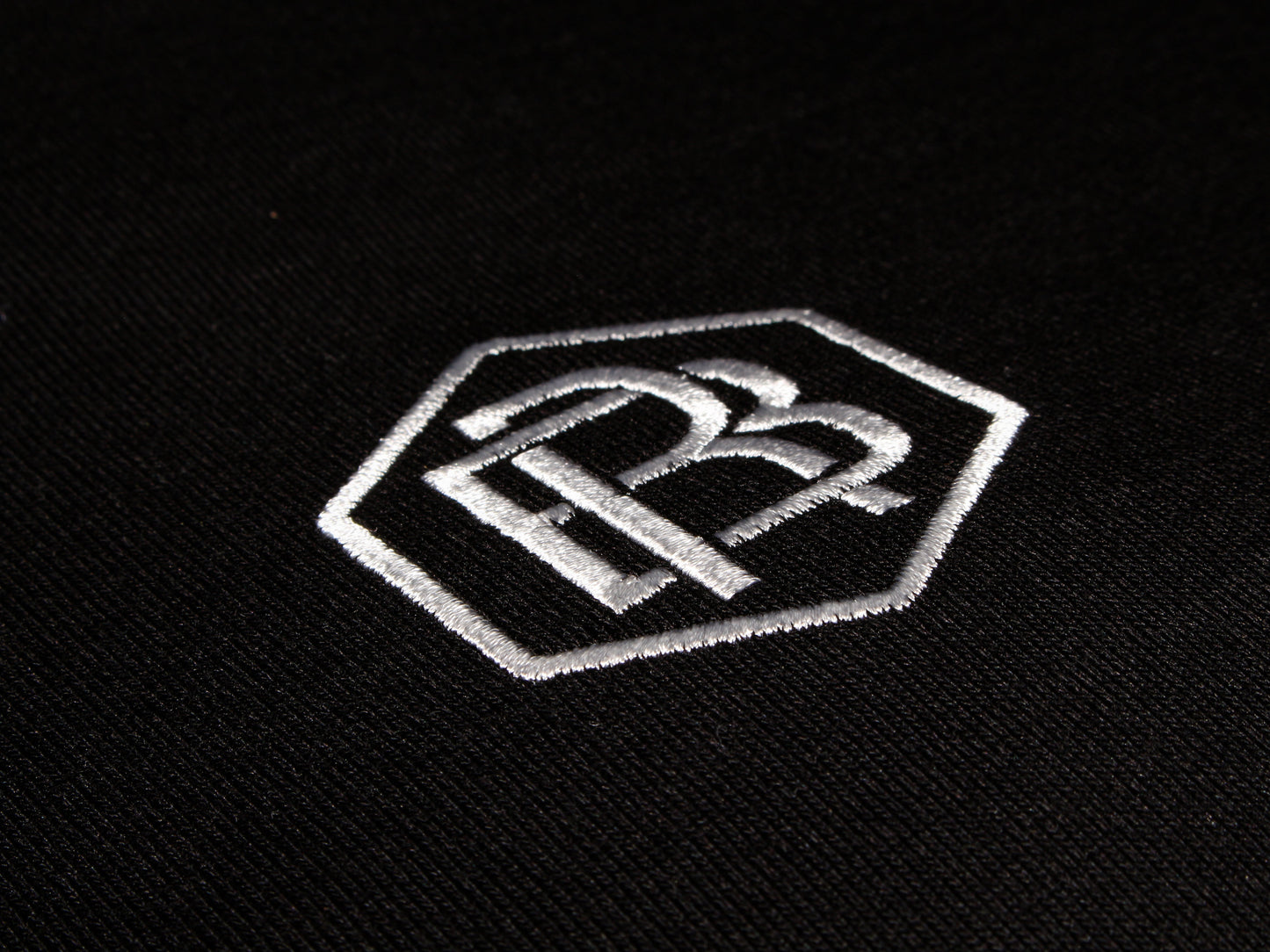 Prémium Oversize Póló – hímzett részlet