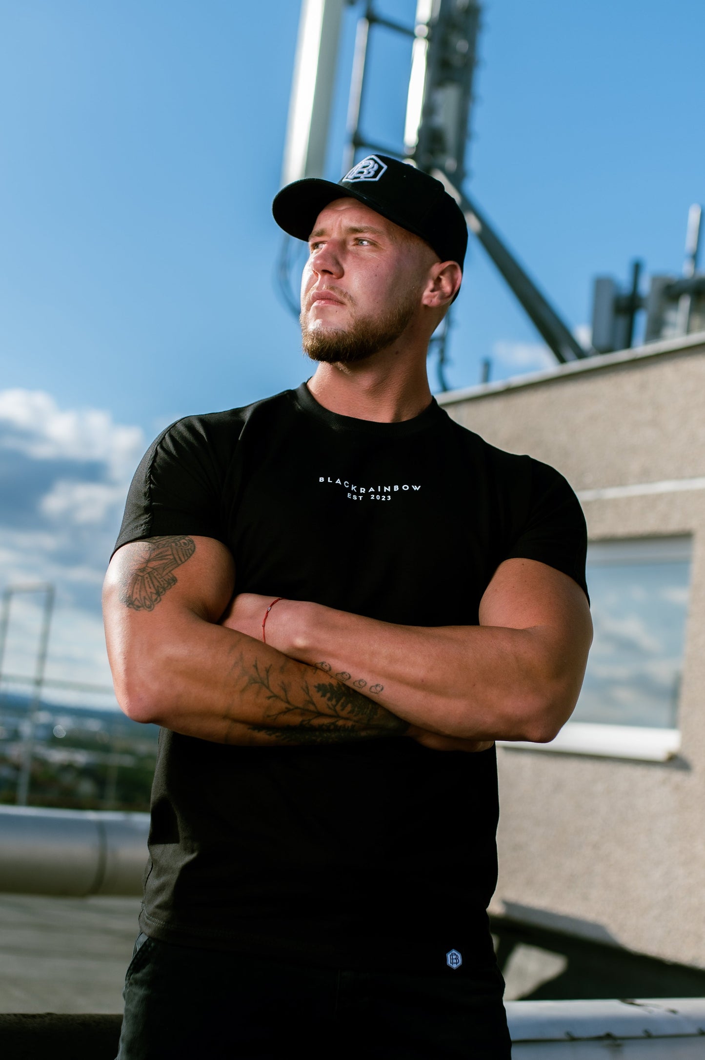 CORE Feliratos Fekete Póló – modellen